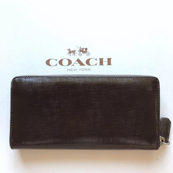 COACH 👛 DARCY PATENT LEATHER ACCORDION ZIP WALLET - Picture 4 of 16